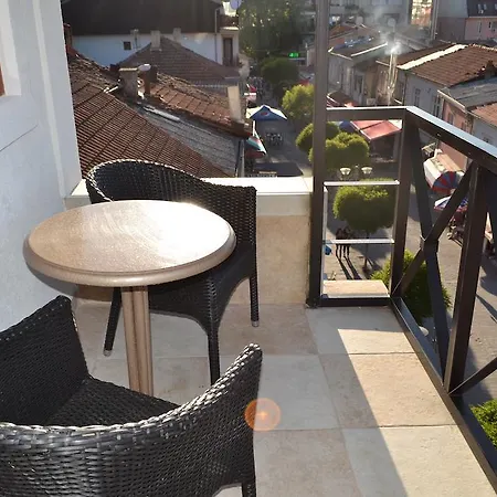 Apartment Center *